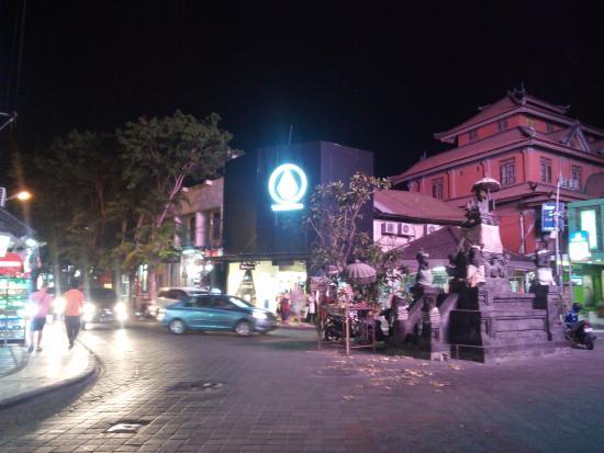 Jalan Legian